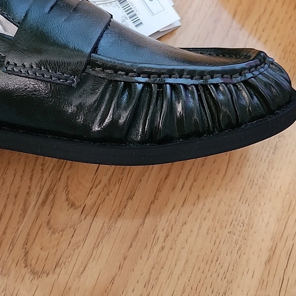 Zara Black Classic Leather Loafers with Moccasin Toe 34EUR/2.5US